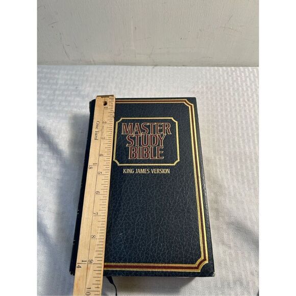 Holman Master Study Bible KJV & User Guide 1981 - Picture 3 of 16